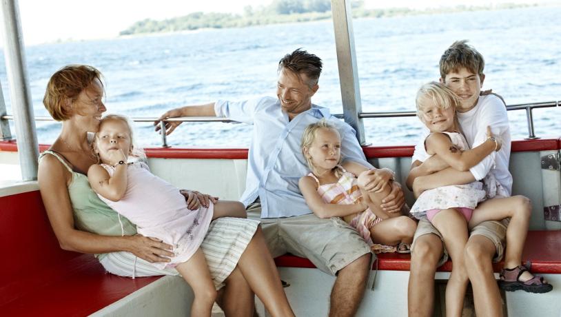 Nakskov FJord, Family on Postbåden