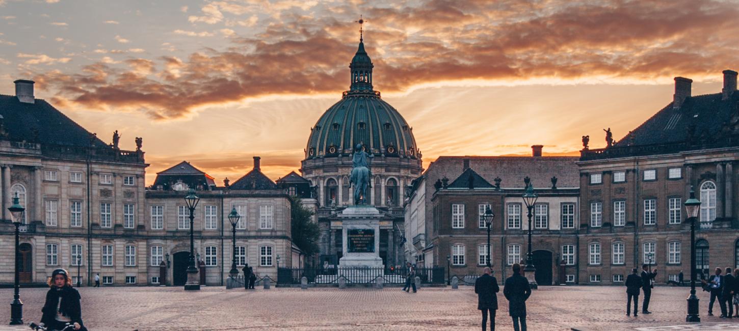 Amalienborg at dusk